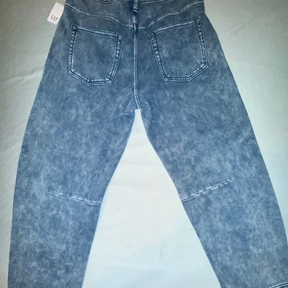 NWT GAP Sold out online Viral Barrel Sweatpant Jeans. Size SMALL PETITE. - Picture 4 of 13